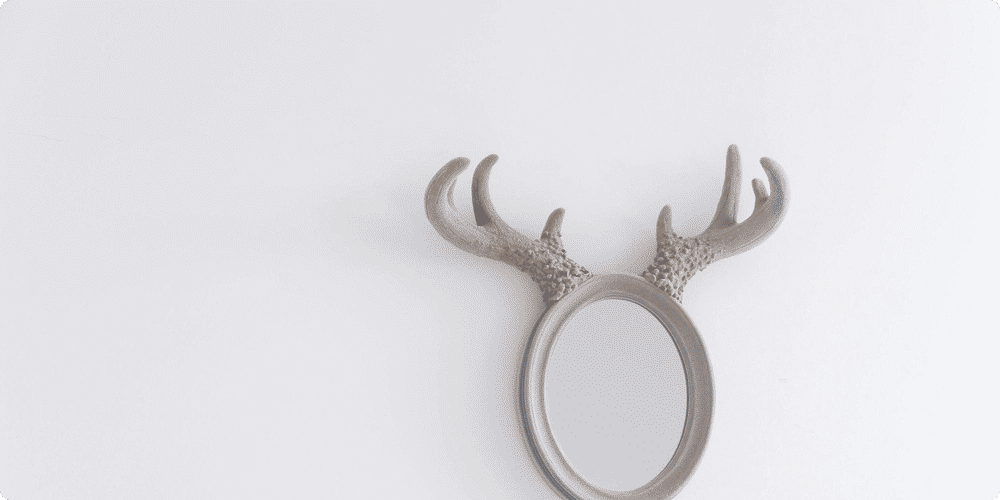 Les miroirs sur pied dans la décoration intérieure